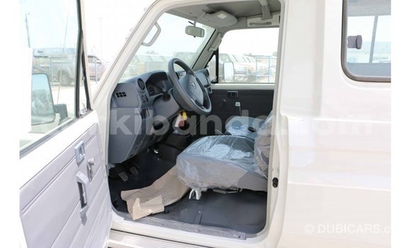 Buy Import Toyota Land Cruiser White Car in Import - Dubai in Uganda Buy Import Toyota Land Cruiser White Car in Import - Dubai in Uganda