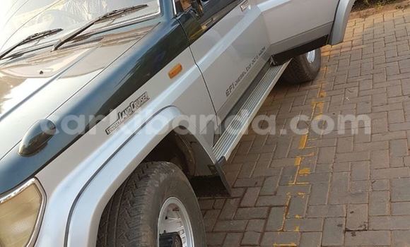 Gura Yakoze Toyota Prado Imodoka i Kampala mu Uganda Gura Yakoze Toyota Prado Imodoka i Kampala mu Uganda