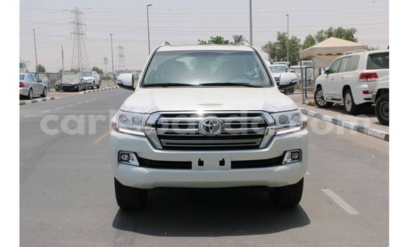 Buy Import Toyota Land Cruiser White Car in Import - Dubai in Uganda Buy Import Toyota Land Cruiser White Car in Import - Dubai in Uganda