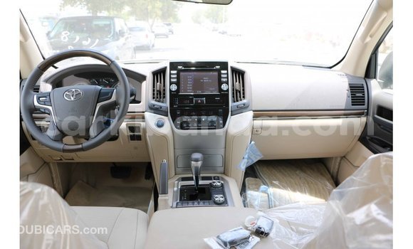 Buy Import Toyota Land Cruiser White Car in Import - Dubai in Uganda Buy Import Toyota Land Cruiser White Car in Import - Dubai in Uganda