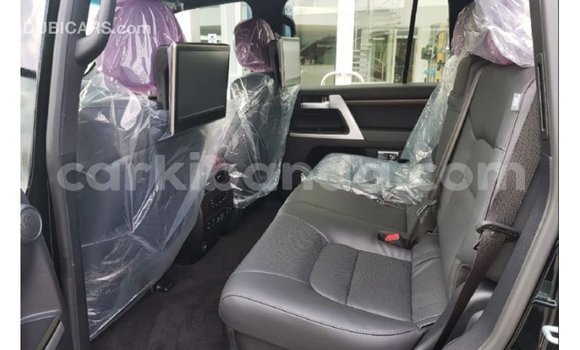 Acheter Import Voiture Toyota Land Cruiser Noir à Import - Dubai, Ouganda Acheter Import Voiture Toyota Land Cruiser Noir à Import - Dubai, Ouganda