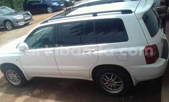 Buy Used Toyota Kluger White Car in Kampala in Uganda Buy Used Toyota Kluger White Car in Kampala in Uganda