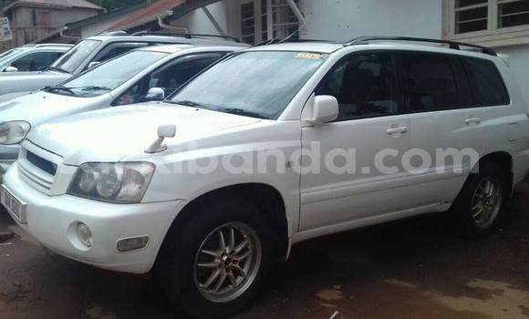Buy Used Toyota Kluger White Car in Kampala in Uganda Buy Used Toyota Kluger White Car in Kampala in Uganda