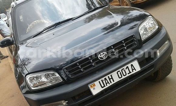 Gura Yakoze Toyota RAV4 Black Imodoka i Kampala mu Uganda Gura Yakoze Toyota RAV4 Black Imodoka i Kampala mu Uganda