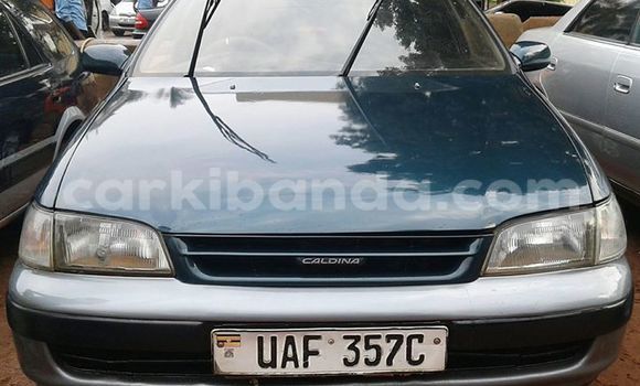 Gura Yakoze Toyota Caldina Blue Imodoka i Kampala mu Uganda Gura Yakoze Toyota Caldina Blue Imodoka i Kampala mu Uganda