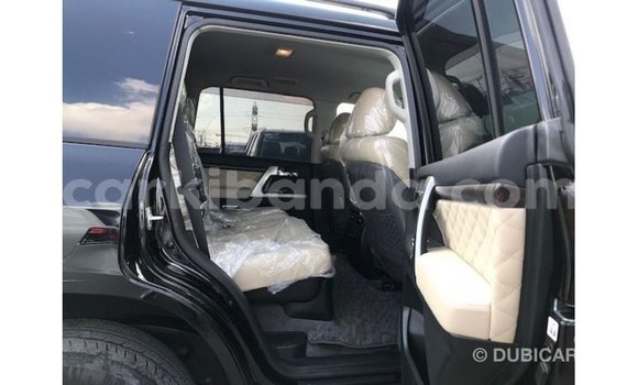 Gura Imported Toyota Land Cruiser Black Imodoka i Import - Dubai mu Uganda Gura Imported Toyota Land Cruiser Black Imodoka i Import - Dubai mu Uganda
