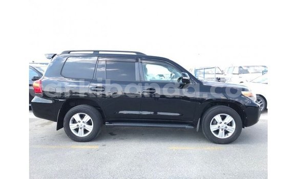 Gura Imported Toyota Land Cruiser Black Imodoka i Import - Dubai mu Uganda Gura Imported Toyota Land Cruiser Black Imodoka i Import - Dubai mu Uganda