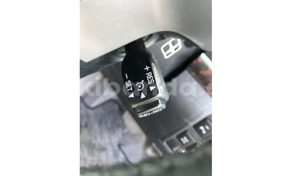 Gura Imported Toyota Land Cruiser Black Imodoka i Import - Dubai mu Uganda Gura Imported Toyota Land Cruiser Black Imodoka i Import - Dubai mu Uganda