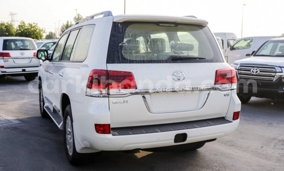 Buy Import Toyota Land Cruiser White Car in Import - Dubai in Uganda Buy Import Toyota Land Cruiser White Car in Import - Dubai in Uganda