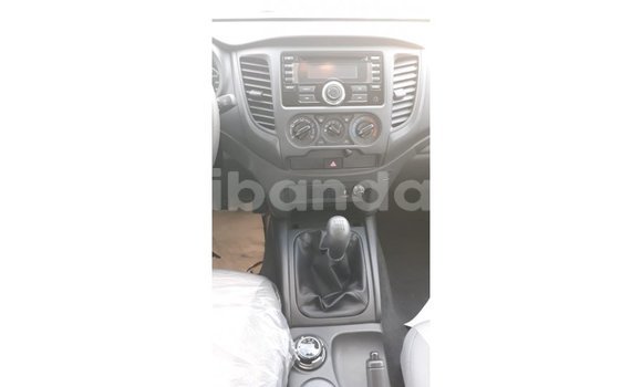 Acheter Import Voiture Mitsubishi L200 Blanc à Import - Dubai, Ouganda Acheter Import Voiture Mitsubishi L200 Blanc à Import - Dubai, Ouganda
