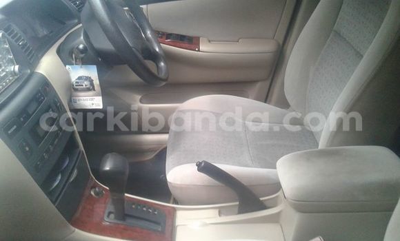 Gura Yakoze Toyota Allex Silver Imodoka i Kampala mu Uganda Gura Yakoze Toyota Allex Silver Imodoka i Kampala mu Uganda