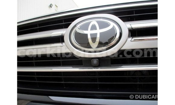 Gura Imported Toyota Land Cruiser Black Imodoka i Import - Dubai mu Uganda Gura Imported Toyota Land Cruiser Black Imodoka i Import - Dubai mu Uganda