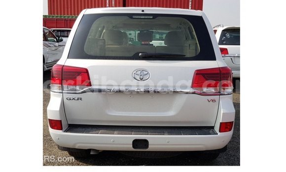 Buy Import Toyota Land Cruiser White Car in Import - Dubai in Uganda Buy Import Toyota Land Cruiser White Car in Import - Dubai in Uganda