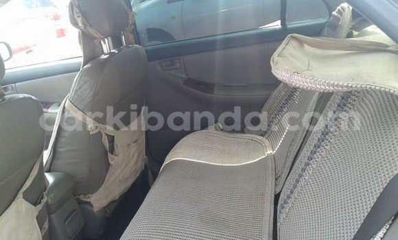 Gura Yakoze Toyota Corolla Silver Imodoka i Kampala mu Uganda Gura Yakoze Toyota Corolla Silver Imodoka i Kampala mu Uganda