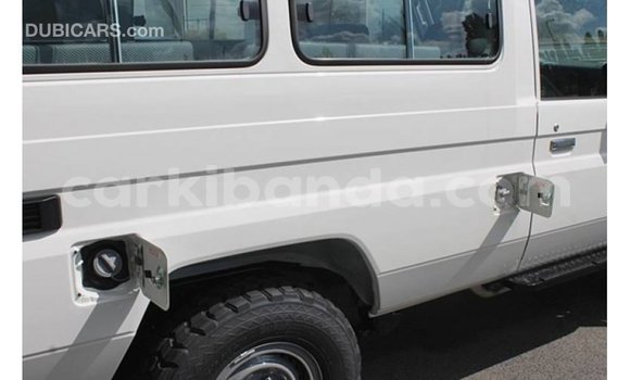 Buy Import Toyota Land Cruiser White Car in Import - Dubai in Uganda Buy Import Toyota Land Cruiser White Car in Import - Dubai in Uganda