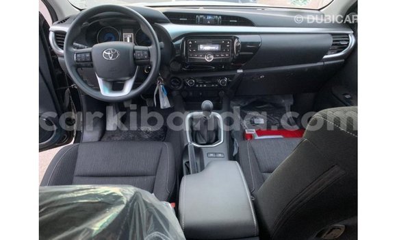 Acheter Import Voiture Toyota Hilux Noir à Import - Dubai, Ouganda Acheter Import Voiture Toyota Hilux Noir à Import - Dubai, Ouganda