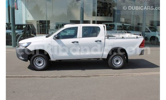 Acheter Import Voiture Toyota Hilux Blanc à Import - Dubai, Ouganda Acheter Import Voiture Toyota Hilux Blanc à Import - Dubai, Ouganda