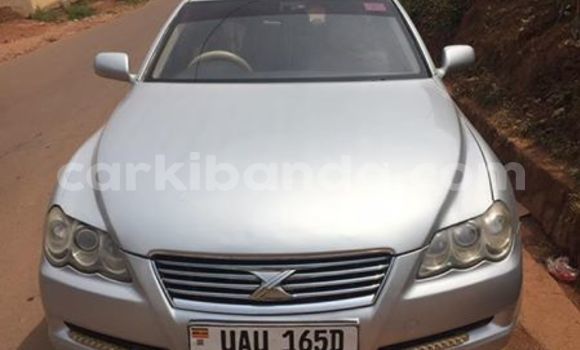 Gura Yakoze Toyota Mark X Silver Imodoka i Kampala mu Uganda Gura Yakoze Toyota Mark X Silver Imodoka i Kampala mu Uganda