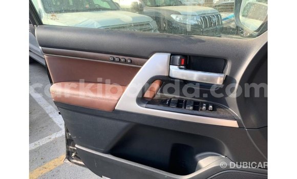 Acheter Import Voiture Toyota Land Cruiser Noir à Import - Dubai, Ouganda Acheter Import Voiture Toyota Land Cruiser Noir à Import - Dubai, Ouganda