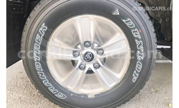 Gura Imported Toyota Land Cruiser Black Imodoka i Import - Dubai mu Uganda Gura Imported Toyota Land Cruiser Black Imodoka i Import - Dubai mu Uganda