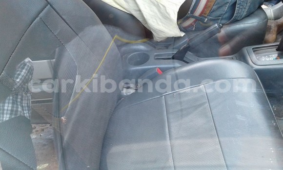 Gura Yakoze Toyota RAV4 Blue Imodoka i Kampala mu Uganda Gura Yakoze Toyota RAV4 Blue Imodoka i Kampala mu Uganda