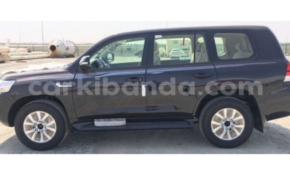 Gura Imported Toyota Land Cruiser Black Imodoka i Import - Dubai mu Uganda Gura Imported Toyota Land Cruiser Black Imodoka i Import - Dubai mu Uganda
