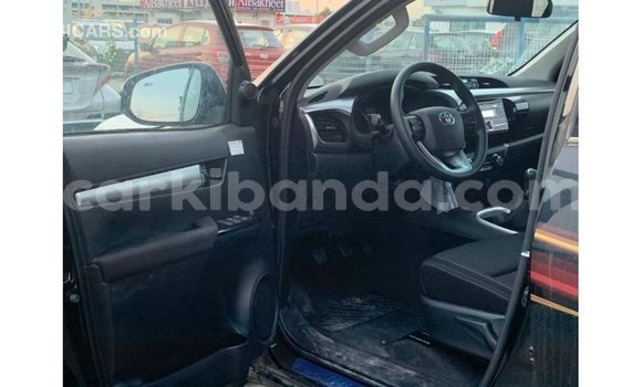 Gura Imported Toyota Hilux Black Imodoka i Import - Dubai mu Uganda Gura Imported Toyota Hilux Black Imodoka i Import - Dubai mu Uganda