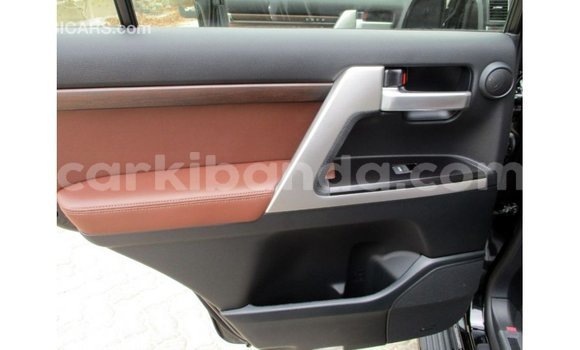 Gura Imported Toyota Land Cruiser Black Imodoka i Import - Dubai mu Uganda Gura Imported Toyota Land Cruiser Black Imodoka i Import - Dubai mu Uganda