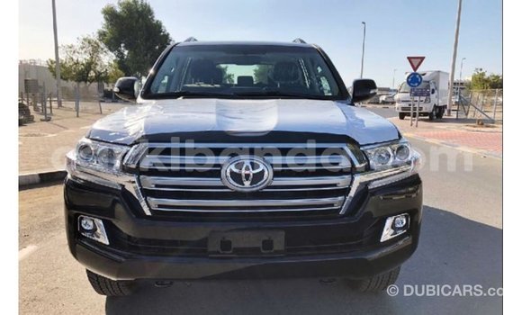 Gura Imported Toyota Land Cruiser Black Imodoka i Import - Dubai mu Uganda Gura Imported Toyota Land Cruiser Black Imodoka i Import - Dubai mu Uganda