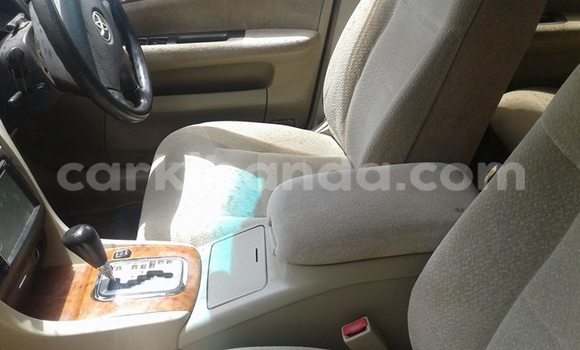 Gura Yakoze Toyota Mark II White Imodoka i Kampala mu Uganda Gura Yakoze Toyota Mark II White Imodoka i Kampala mu Uganda