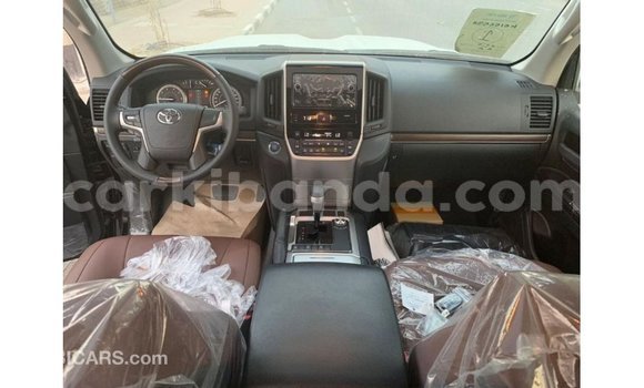 Gura Imported Toyota Land Cruiser Black Imodoka i Import - Dubai mu Uganda Gura Imported Toyota Land Cruiser Black Imodoka i Import - Dubai mu Uganda