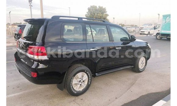 Acheter Import Voiture Toyota Land Cruiser Noir à Import - Dubai, Ouganda Acheter Import Voiture Toyota Land Cruiser Noir à Import - Dubai, Ouganda