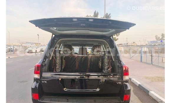 Acheter Import Voiture Toyota Land Cruiser Noir à Import - Dubai, Ouganda Acheter Import Voiture Toyota Land Cruiser Noir à Import - Dubai, Ouganda