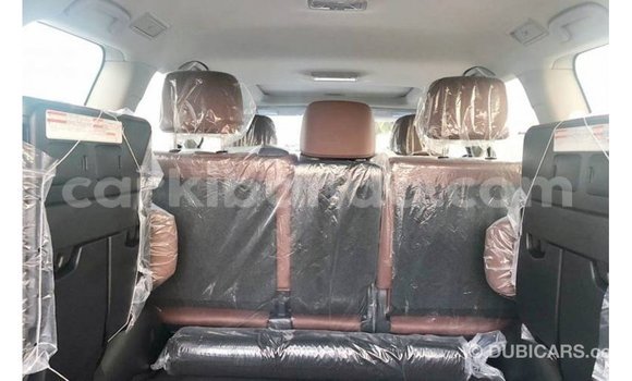 Acheter Import Voiture Toyota Land Cruiser Noir à Import - Dubai, Ouganda Acheter Import Voiture Toyota Land Cruiser Noir à Import - Dubai, Ouganda