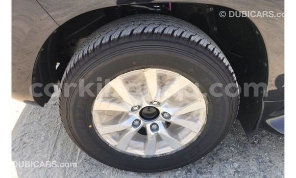 Gura Imported Toyota Land Cruiser Black Imodoka i Import - Dubai mu Uganda Gura Imported Toyota Land Cruiser Black Imodoka i Import - Dubai mu Uganda