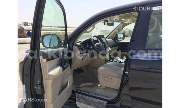 Gura Imported Toyota Land Cruiser Black Imodoka i Import - Dubai mu Uganda Gura Imported Toyota Land Cruiser Black Imodoka i Import - Dubai mu Uganda
