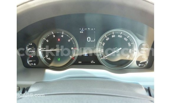 Acheter Import Voiture Toyota Land Cruiser Blanc à Import - Dubai, Ouganda Acheter Import Voiture Toyota Land Cruiser Blanc à Import - Dubai, Ouganda