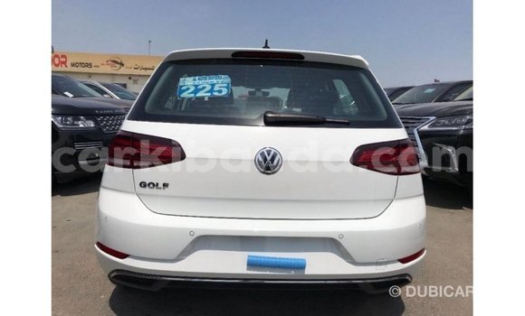Nunua Imported Volkswagen Golf Nyeupe Gari ndani ya Import - Dubai nchini Uganda Nunua Imported Volkswagen Golf Nyeupe Gari ndani ya Import - Dubai nchini Uganda