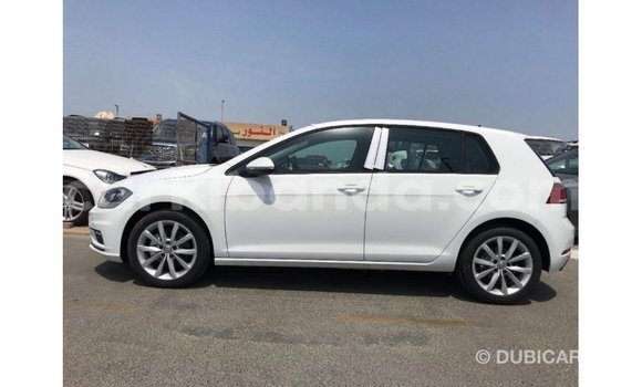 Nunua Imported Volkswagen Golf Nyeupe Gari ndani ya Import - Dubai nchini Uganda Nunua Imported Volkswagen Golf Nyeupe Gari ndani ya Import - Dubai nchini Uganda