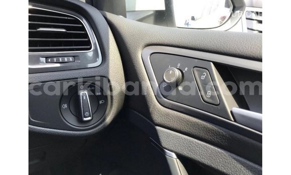 Nunua Imported Volkswagen Golf Nyeupe Gari ndani ya Import - Dubai nchini Uganda Nunua Imported Volkswagen Golf Nyeupe Gari ndani ya Import - Dubai nchini Uganda