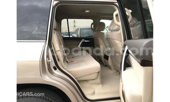 Nunua Imported Toyota Land Cruiser Nyingine Gari ndani ya Import - Dubai nchini Uganda Nunua Imported Toyota Land Cruiser Nyingine Gari ndani ya Import - Dubai nchini Uganda