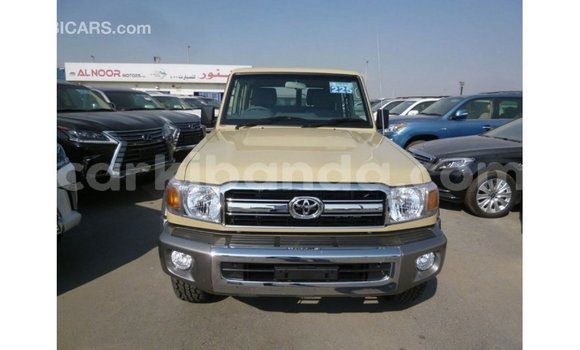 Gura Imported Toyota Land Cruiser Beige Imodoka i Import - Dubai mu Uganda Gura Imported Toyota Land Cruiser Beige Imodoka i Import - Dubai mu Uganda
