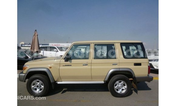 Gura Imported Toyota Land Cruiser Beige Imodoka i Import - Dubai mu Uganda Gura Imported Toyota Land Cruiser Beige Imodoka i Import - Dubai mu Uganda