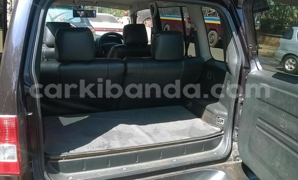 Acheter Occasion Voiture Mitsubishi Pajero Noir à Kampala, Ouganda Acheter Occasion Voiture Mitsubishi Pajero Noir à Kampala, Ouganda