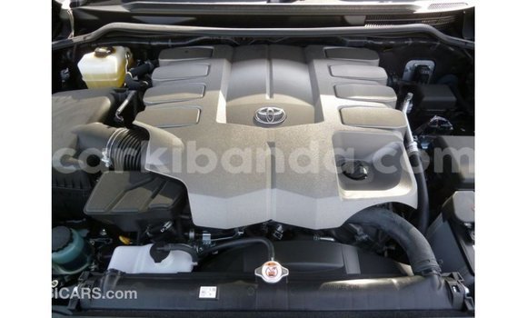 Gura Imported Toyota Land Cruiser Black Imodoka i Import - Dubai mu Uganda Gura Imported Toyota Land Cruiser Black Imodoka i Import - Dubai mu Uganda