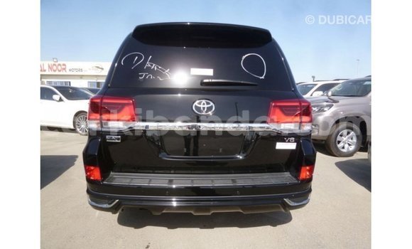 Gura Imported Toyota Land Cruiser Black Imodoka i Import - Dubai mu Uganda Gura Imported Toyota Land Cruiser Black Imodoka i Import - Dubai mu Uganda