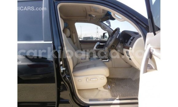 Gura Imported Toyota Land Cruiser Black Imodoka i Import - Dubai mu Uganda Gura Imported Toyota Land Cruiser Black Imodoka i Import - Dubai mu Uganda