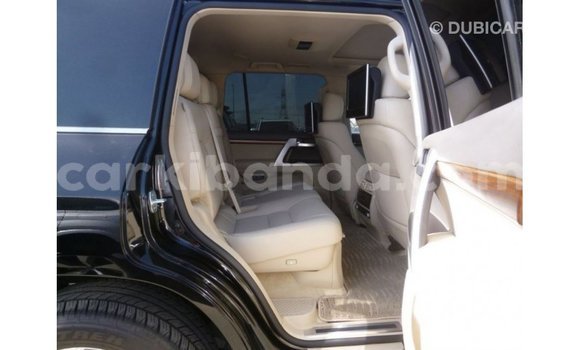 Gura Imported Toyota Land Cruiser Black Imodoka i Import - Dubai mu Uganda Gura Imported Toyota Land Cruiser Black Imodoka i Import - Dubai mu Uganda