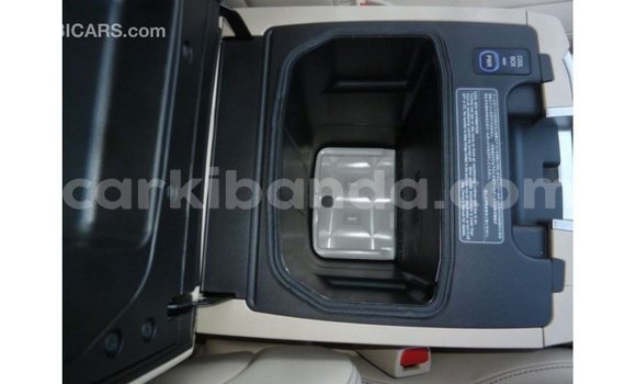 Gura Imported Toyota Land Cruiser Black Imodoka i Import - Dubai mu Uganda Gura Imported Toyota Land Cruiser Black Imodoka i Import - Dubai mu Uganda