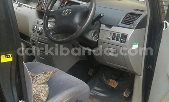 Acheter Occasion Voiture Toyota Noah Noir à Kampala, Ouganda Acheter Occasion Voiture Toyota Noah Noir à Kampala, Ouganda